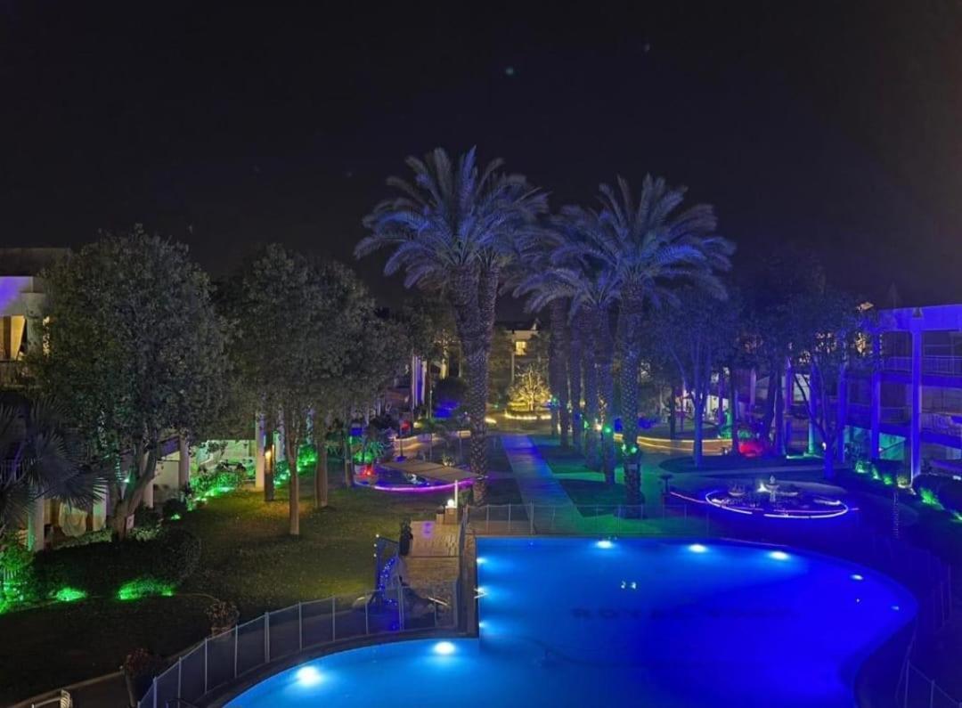 Luxury Queen Royal Park Eilat Exteriör bild