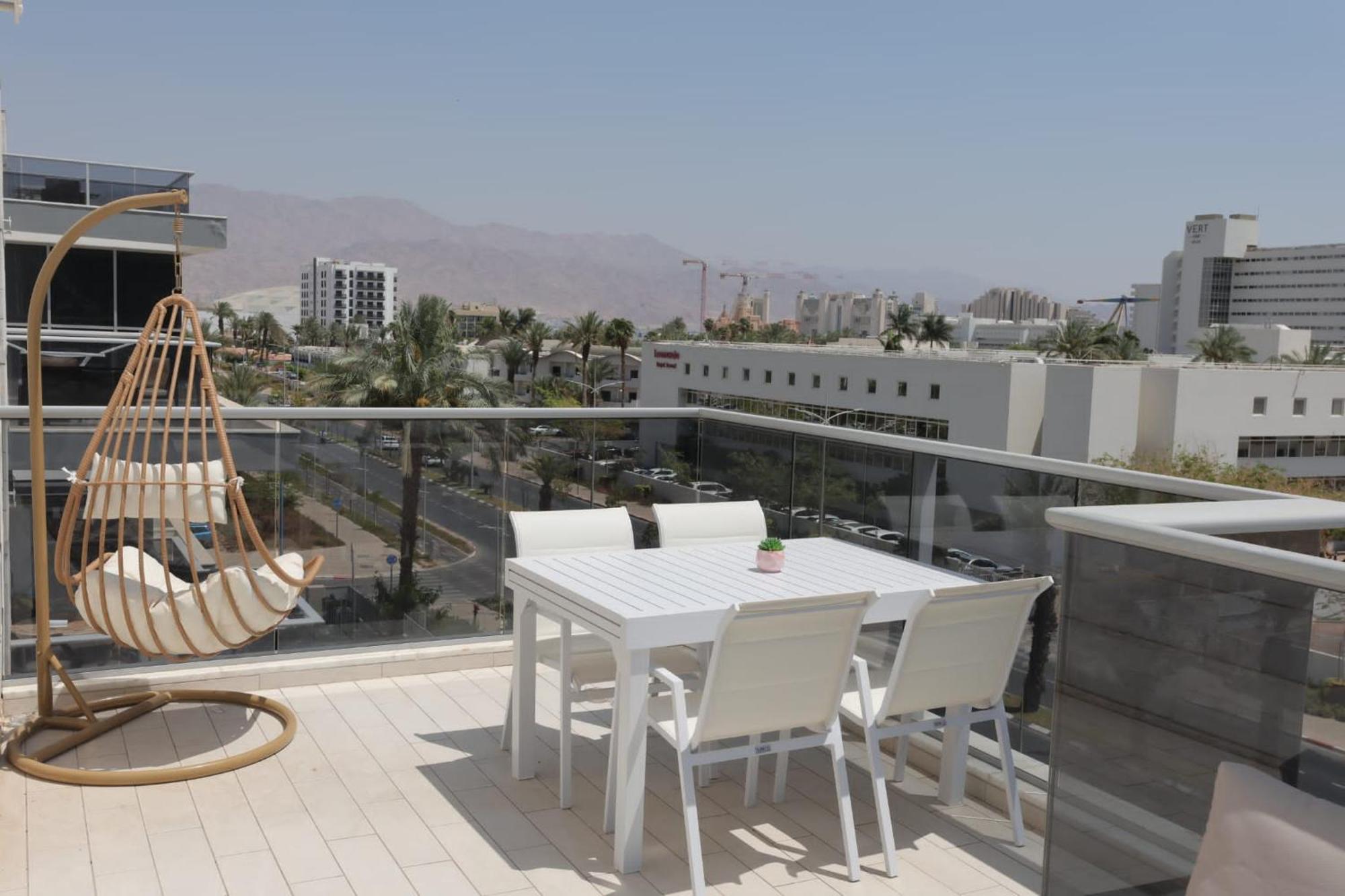 Luxury Queen Royal Park Eilat Exteriör bild