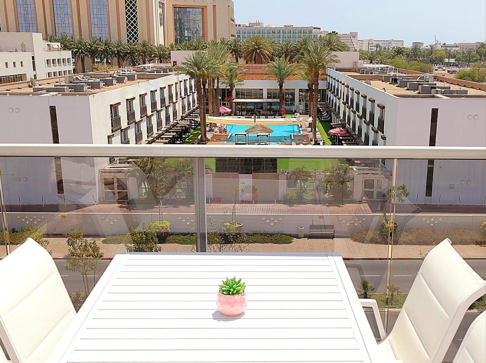 Luxury Queen Royal Park Eilat Exteriör bild