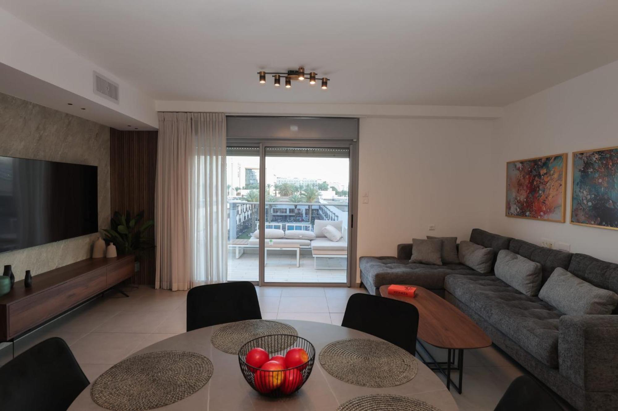 Luxury Queen Royal Park Eilat Exteriör bild